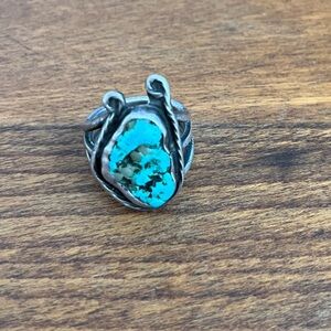 Vintage turquoise and sterling silver ring